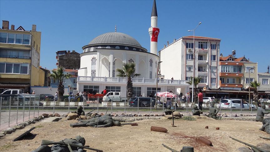 Eceabat Şehitler Camisi ibadete açıldı